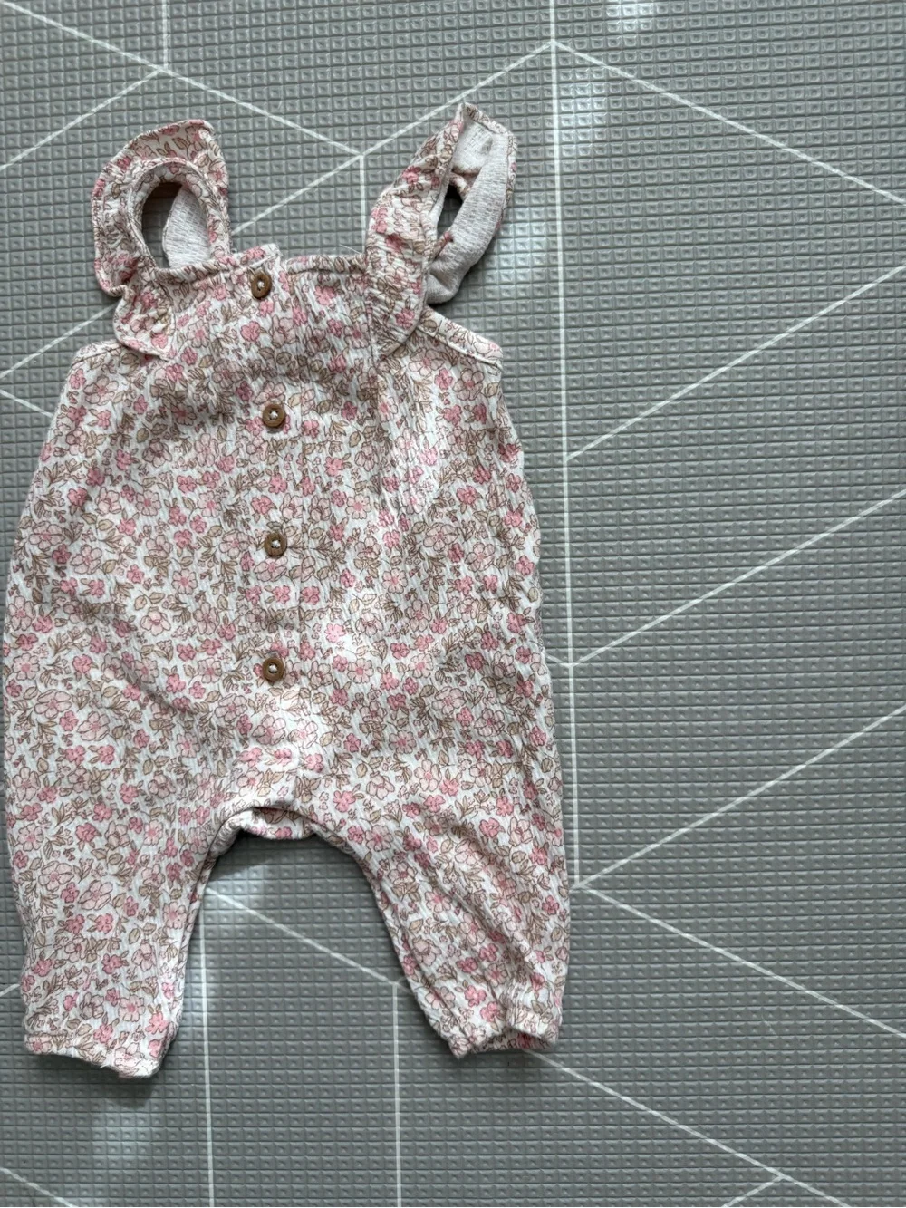 Carter's|Baby girl Ditsy floral Cream Cotton gauzy jumpsuit w buttons & ruffles•
